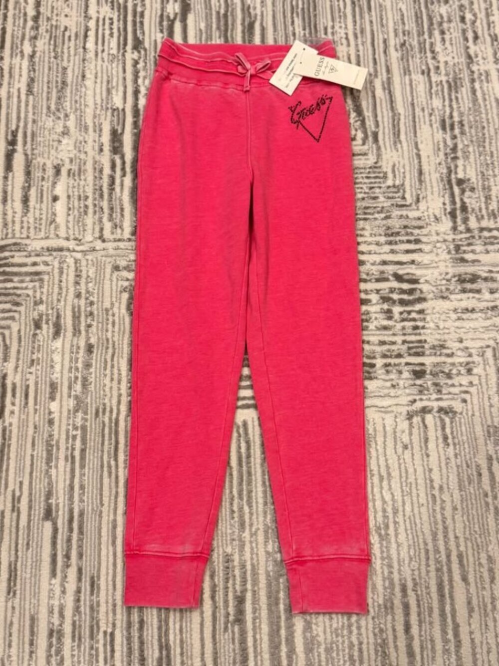 New Guess girls youth medium pink jogger sweatpants Retails $36.50